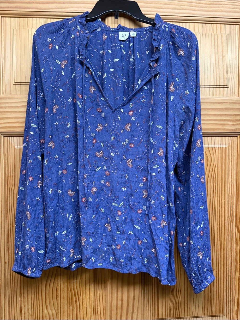 GAP Blue Floral Ruffle V-Neck Long Sleeve Blouse